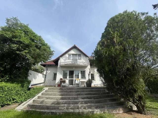 Eladó ház Budaörs 550 nm