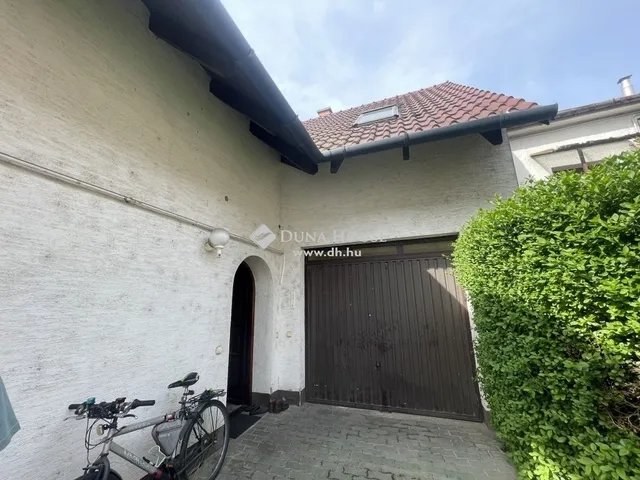 Eladó ház Budaörs 550 nm