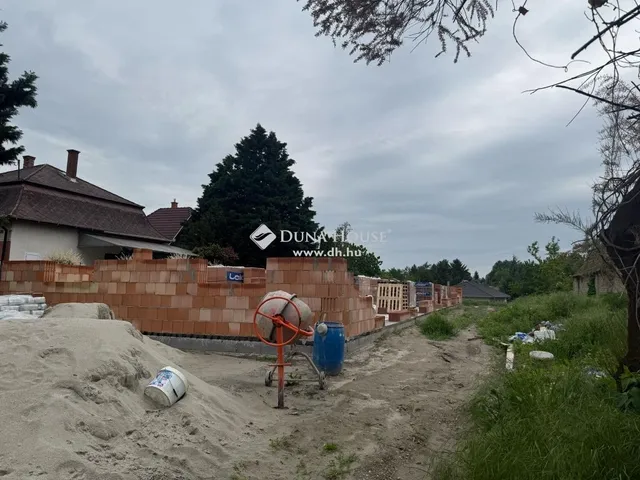 Eladó lakás Szigetszentmárton 260 nm