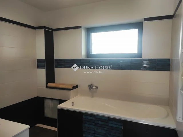 Eladó ház Mogyoród 180 nm