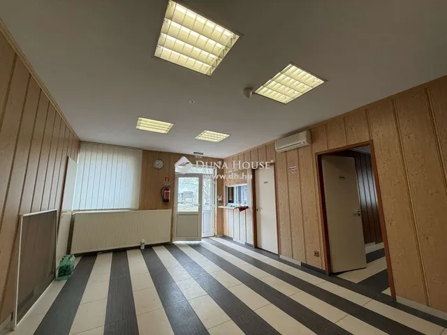 Eladó kereskedelmi és ipari ingatlan Dánszentmiklós 3109 nm