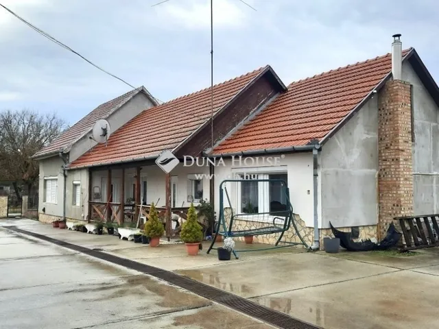 Eladó kereskedelmi és ipari ingatlan Nyáregyháza 2000 nm