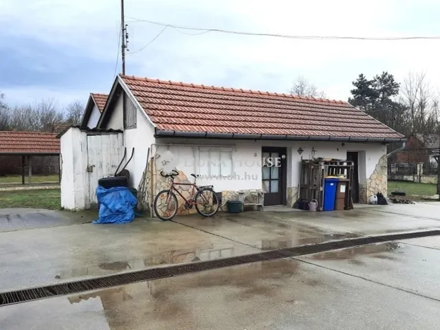 Eladó kereskedelmi és ipari ingatlan Nyáregyháza 2000 nm