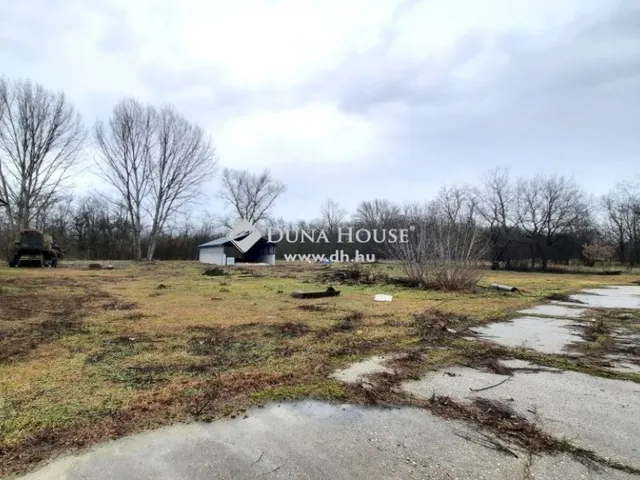 Eladó kereskedelmi és ipari ingatlan Nyáregyháza 2000 nm