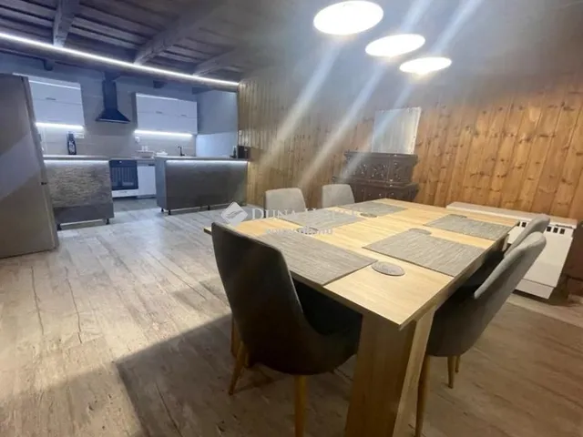 Eladó kereskedelmi és ipari ingatlan Nyáregyháza 2000 nm