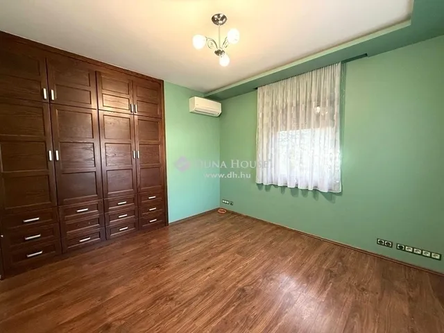 Eladó ház Dabas 250 nm