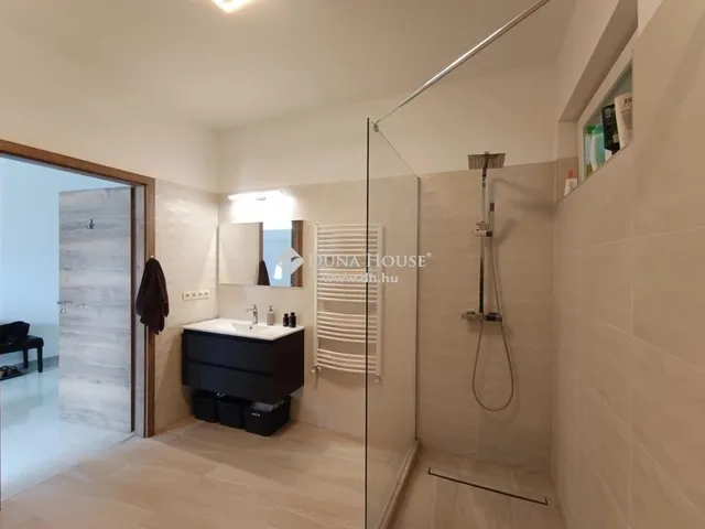 Eladó ház Pomáz 208 nm