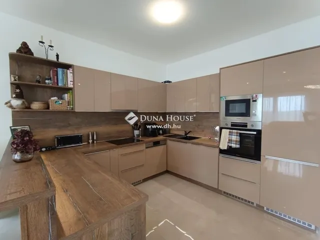 Eladó ház Pomáz 208 nm