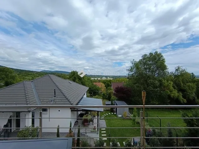 Eladó ház Pomáz 208 nm