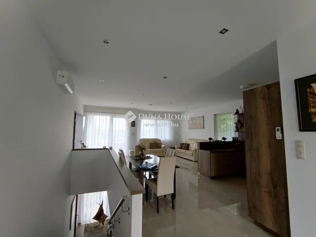 Eladó ház Pomáz 208 nm