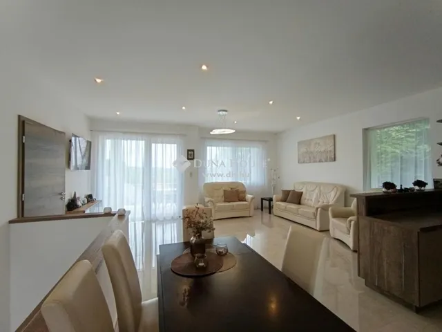 Eladó ház Pomáz 208 nm