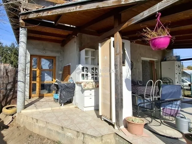 Eladó ház Felsőpakony 210 nm