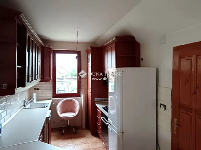 Eladó lakás Gyál 136 nm
