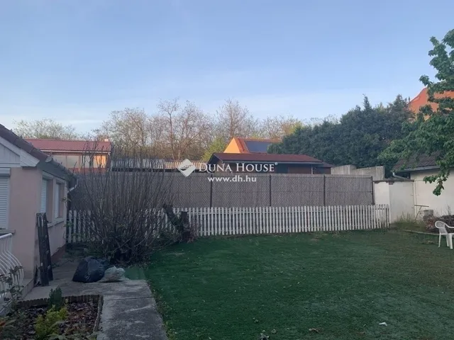 Eladó ház Fót 298 nm