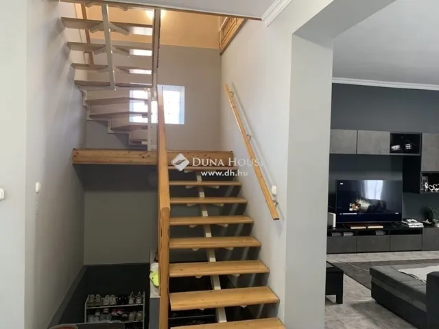 Eladó ház Fót 298 nm