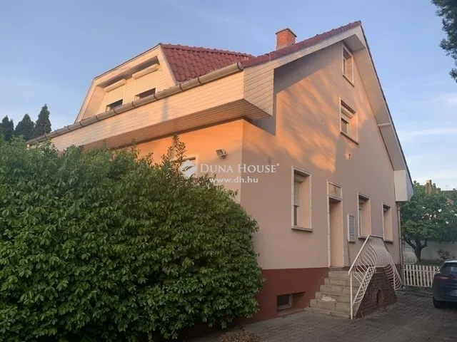 Eladó ház Fót 298 nm