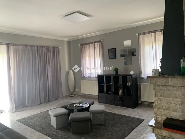 Eladó ház Fót 298 nm