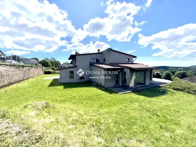 Eladó ház Üröm 783 nm