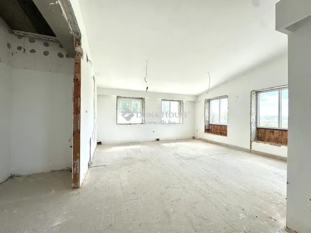 Eladó ház Üröm 783 nm