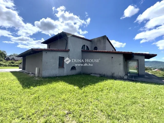 Eladó ház Üröm 783 nm