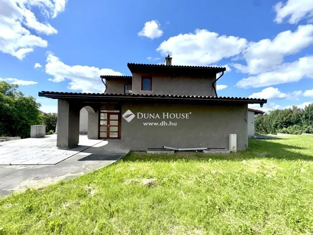 Eladó ház Üröm 783 nm