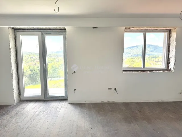 Eladó ház Üröm 783 nm