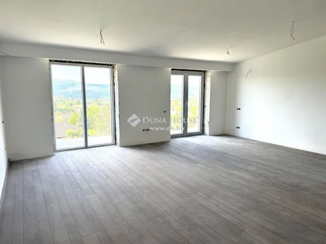 Eladó ház Üröm 783 nm