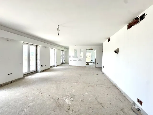 Eladó ház Üröm 783 nm