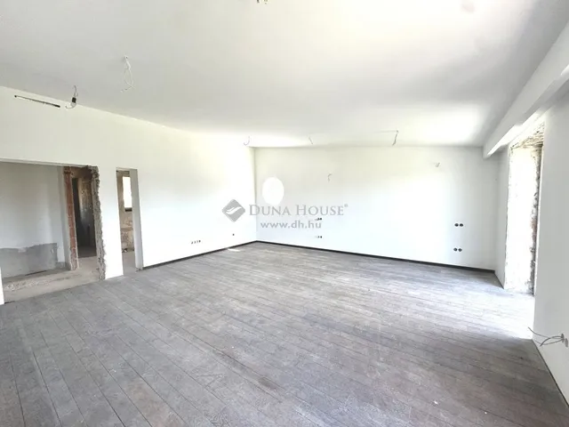 Eladó ház Üröm 783 nm