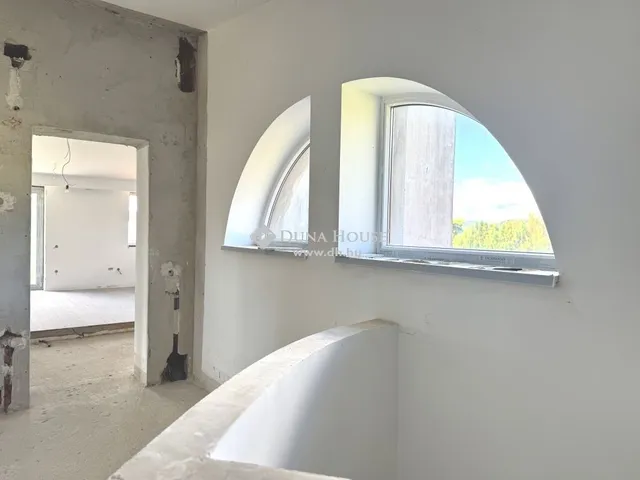 Eladó ház Üröm 783 nm