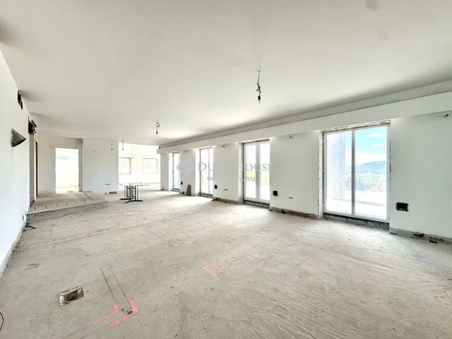 Eladó ház Üröm 783 nm