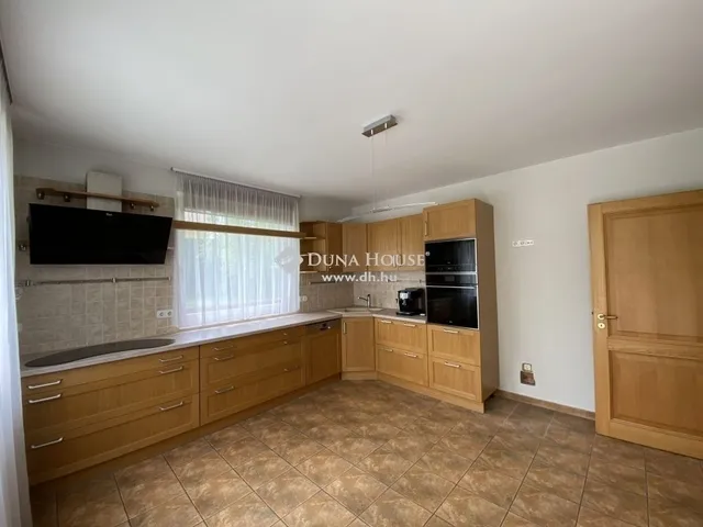 Eladó ház Budapest XVII. kerület 210 nm