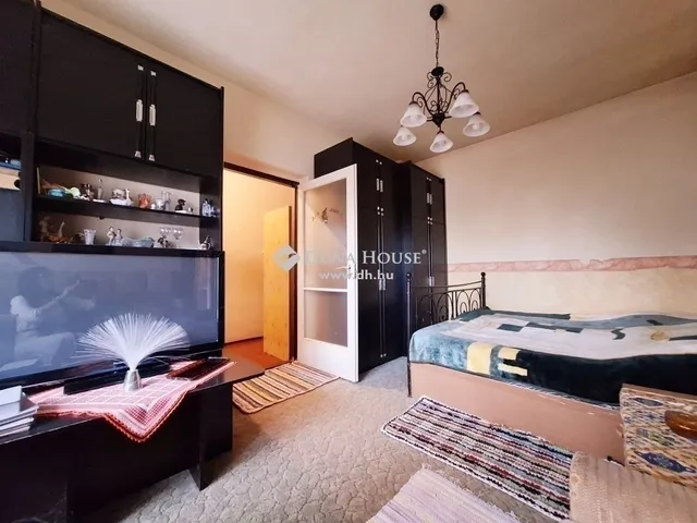 Eladó lakás Gyál 128 nm