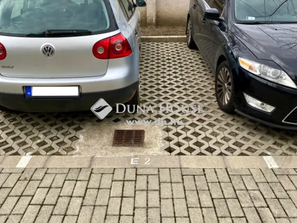 Eladó garázs Budapest XVIII. kerület 10 nm