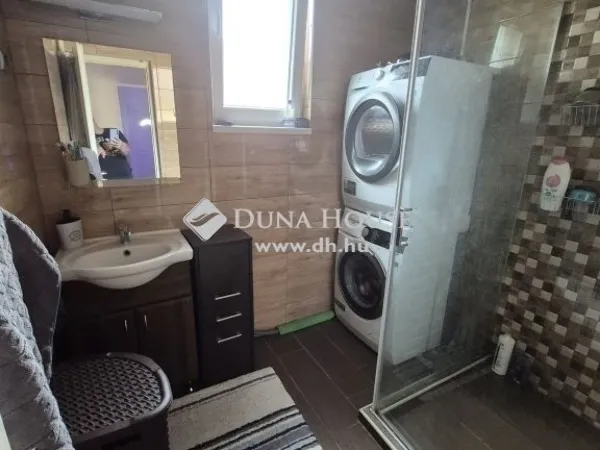 Eladó ház Budapest XVI. kerület 175 nm