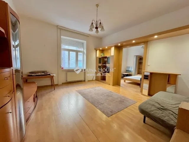 Eladó lakás Budapest I. kerület 71 nm