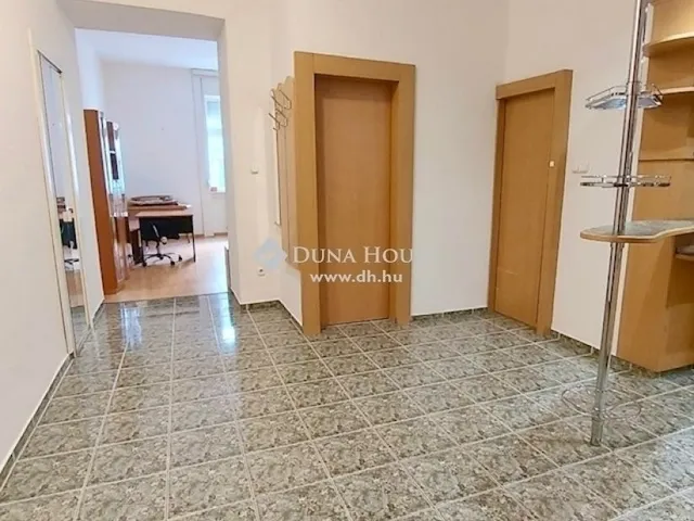 Eladó lakás Budapest I. kerület 71 nm