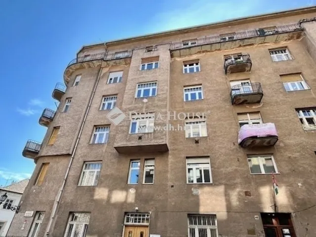 Eladó lakás Budapest I. kerület 71 nm