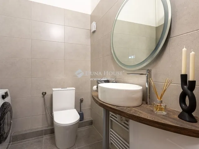 Eladó lakás Budapest VI. kerület 71 nm