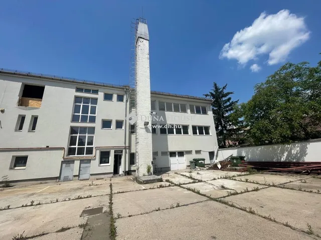Eladó kereskedelmi és ipari ingatlan Budapest XIII. kerület 2400 nm