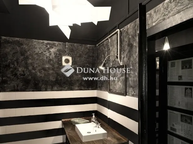 Eladó kereskedelmi és ipari ingatlan Budapest XXI. kerület, Csepel Belváros 1670 nm