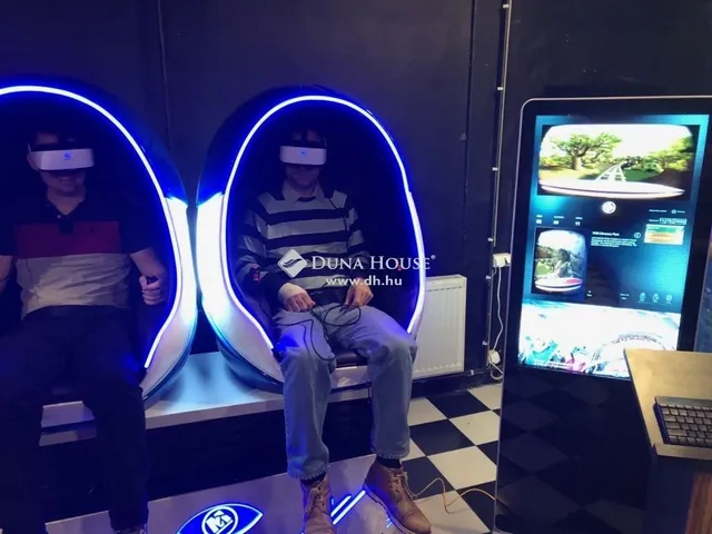 Eladó kereskedelmi és ipari ingatlan Budapest XXI. kerület, Csepel Belváros 1670 nm