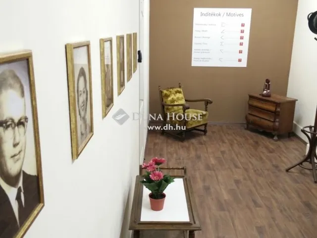 Eladó kereskedelmi és ipari ingatlan Budapest XXI. kerület, Csepel Belváros 1670 nm