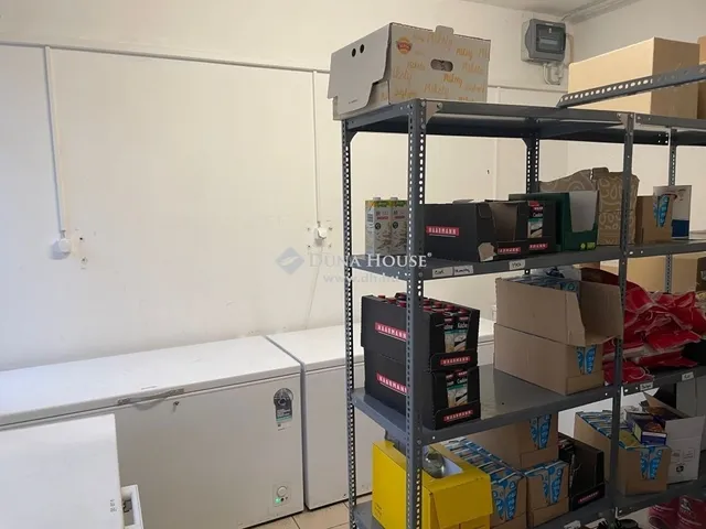 Eladó kereskedelmi és ipari ingatlan Budapest XXI. kerület, Csepel Belváros 1670 nm