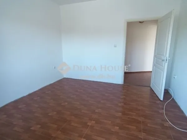 Eladó ház Budapest XVI. kerület 202 nm