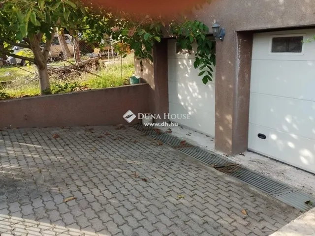 Eladó ház Budapest XVI. kerület 202 nm