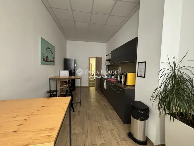 Eladó kereskedelmi és ipari ingatlan Budapest XIII. kerület 693 nm