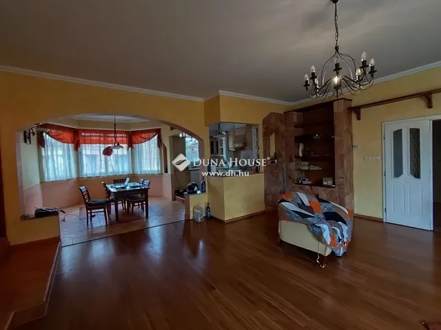 Eladó ház Budapest XVII. kerület 260 nm