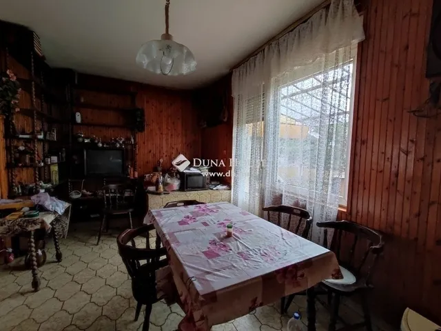 Eladó ház Budapest XVIII. kerület, Újpéteritelep 250 nm
