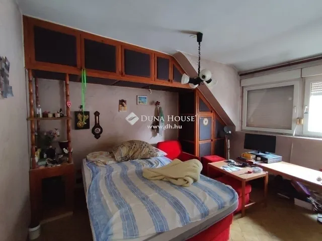 Eladó ház Budapest XVIII. kerület, Újpéteritelep 250 nm